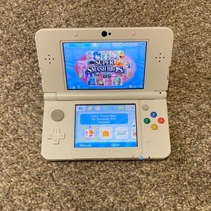 Nintendo 3DS Super Mario White Edition